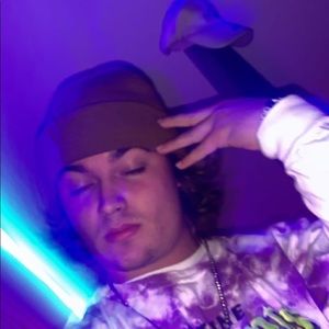 Meet your Posher, Sam